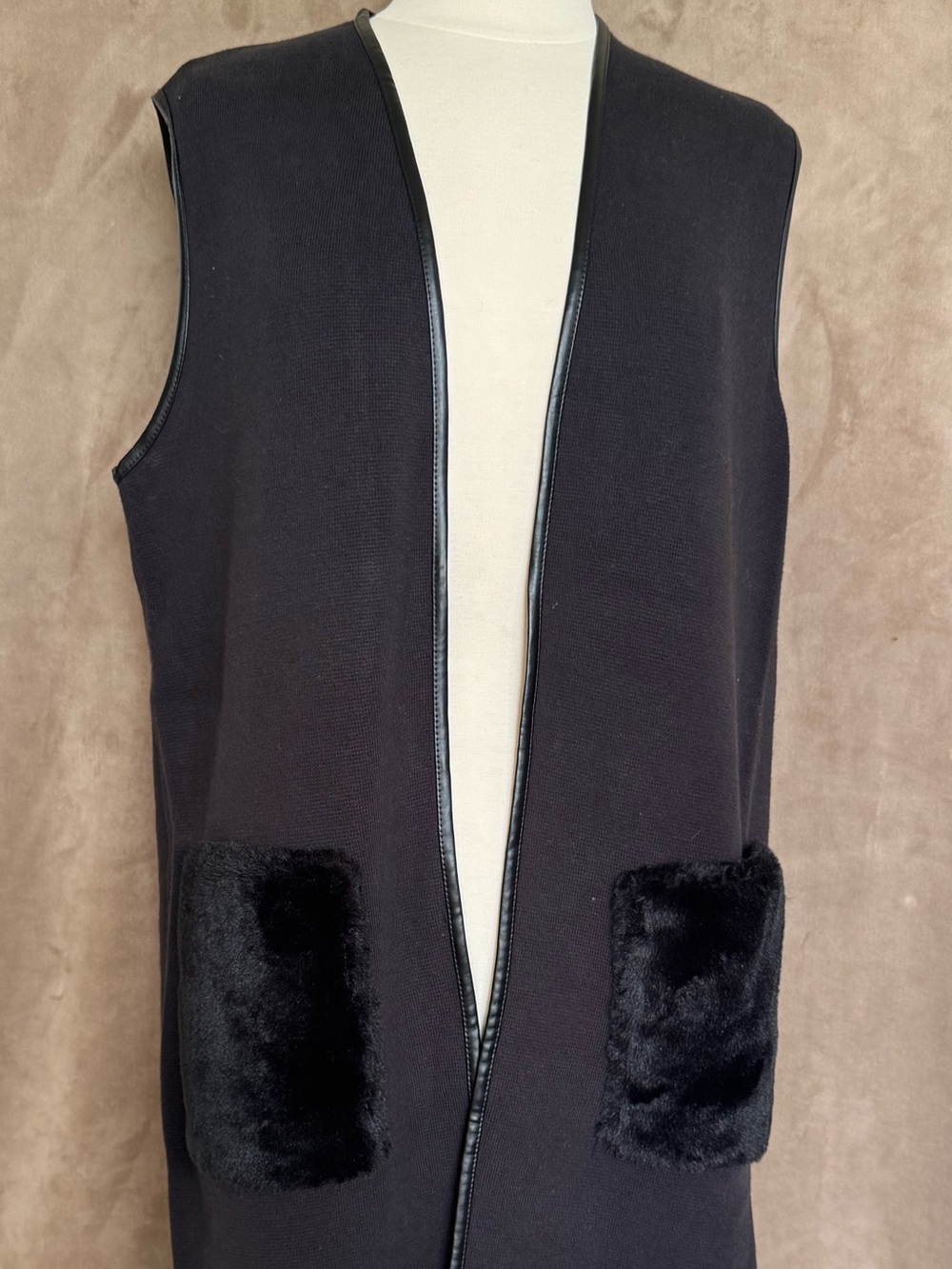 JM Collection BLACK COTTON AND FAUX FUR CARDIGAN VEST Size L